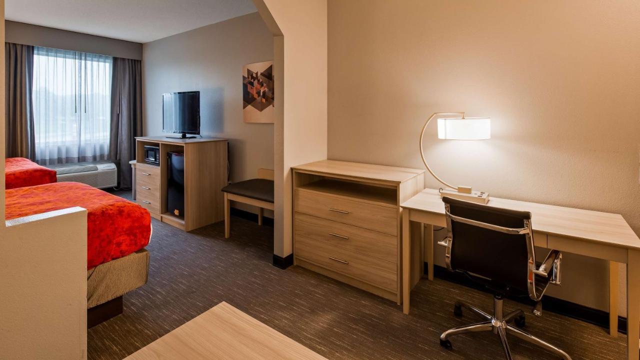 Best Western Plus New Cumberland Ngoại thất bức ảnh