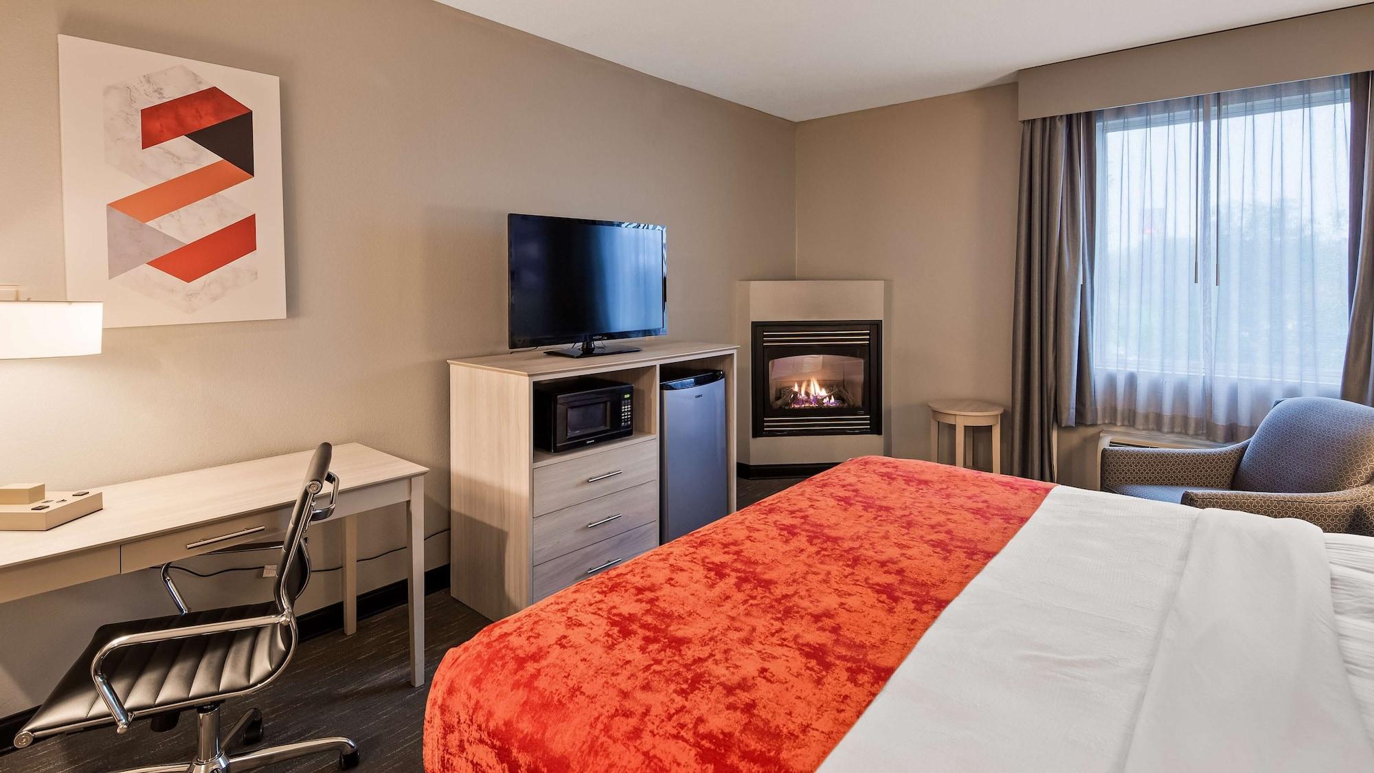 Best Western Plus New Cumberland Ngoại thất bức ảnh