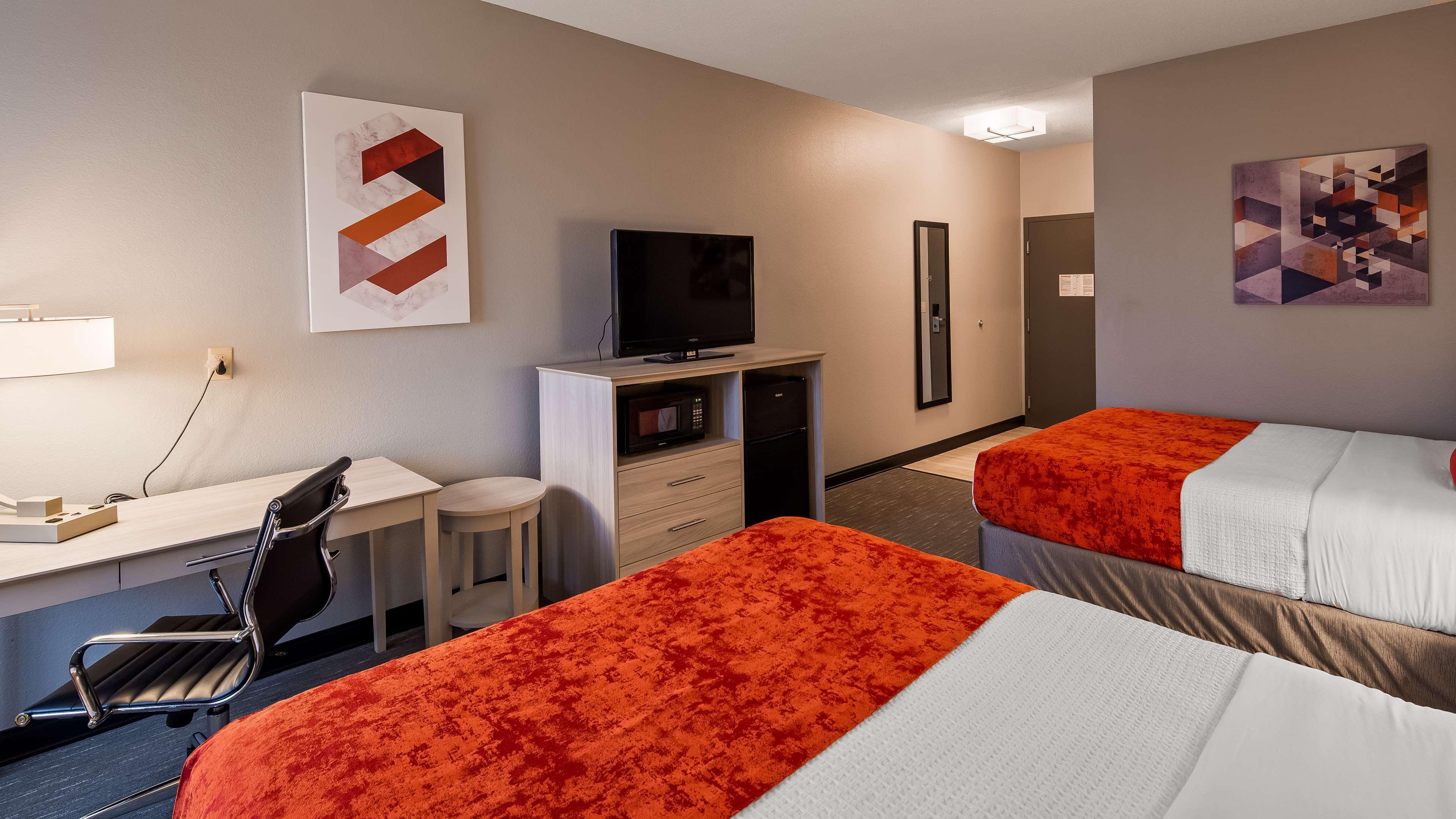 Best Western Plus New Cumberland Ngoại thất bức ảnh