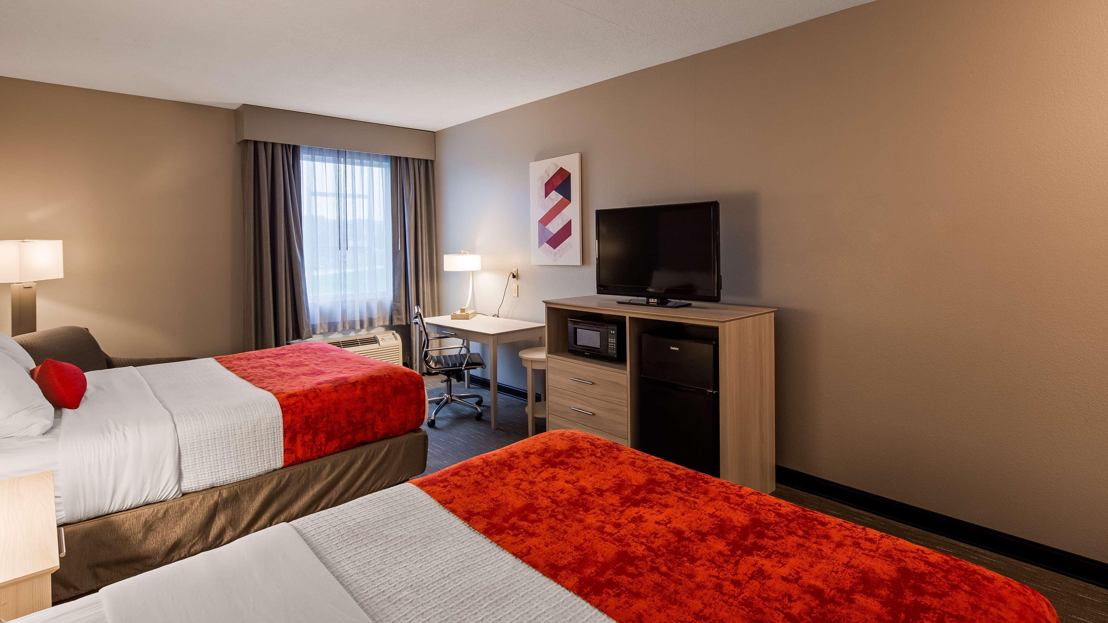 Best Western Plus New Cumberland Ngoại thất bức ảnh