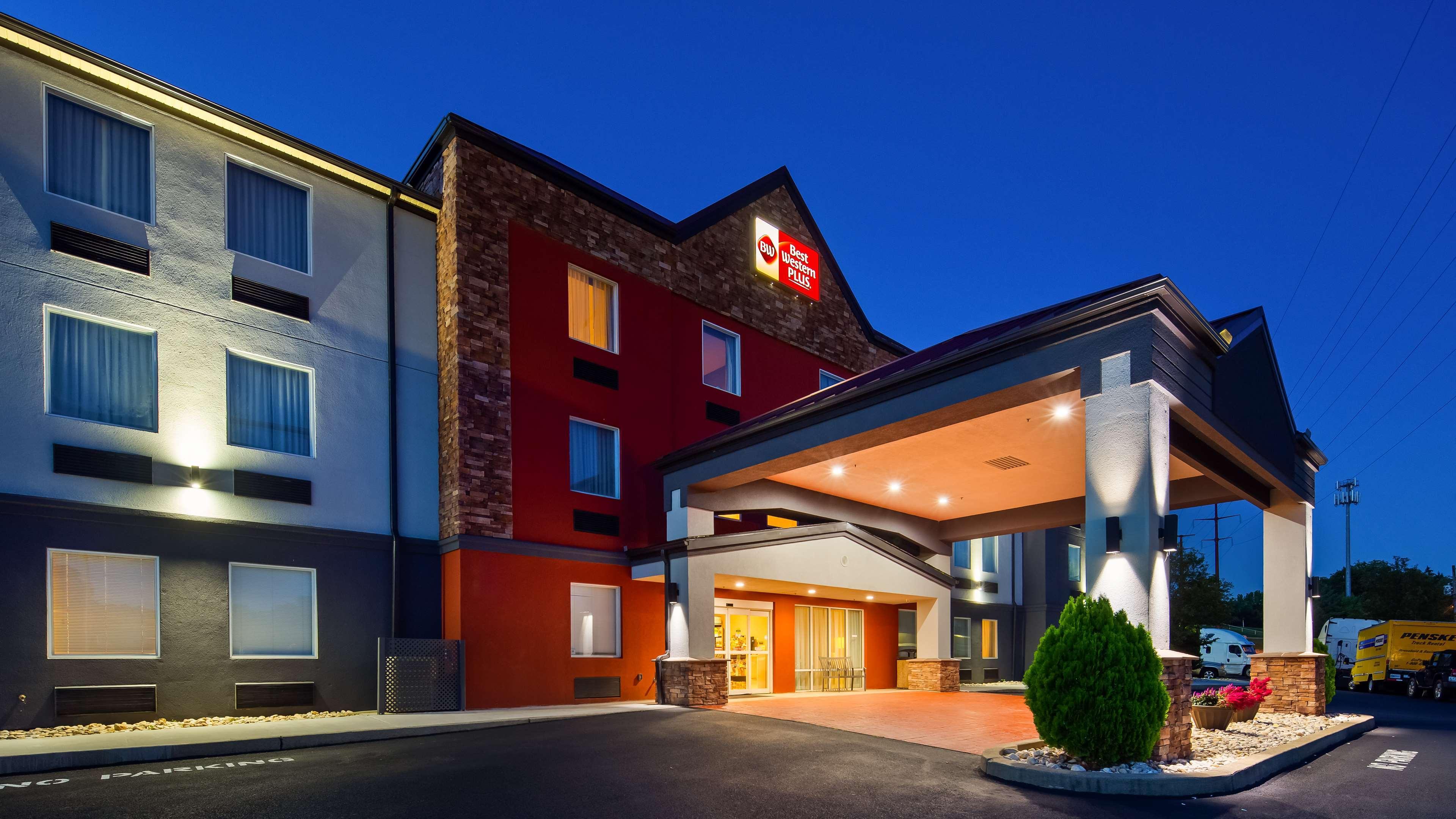 Best Western Plus New Cumberland Ngoại thất bức ảnh