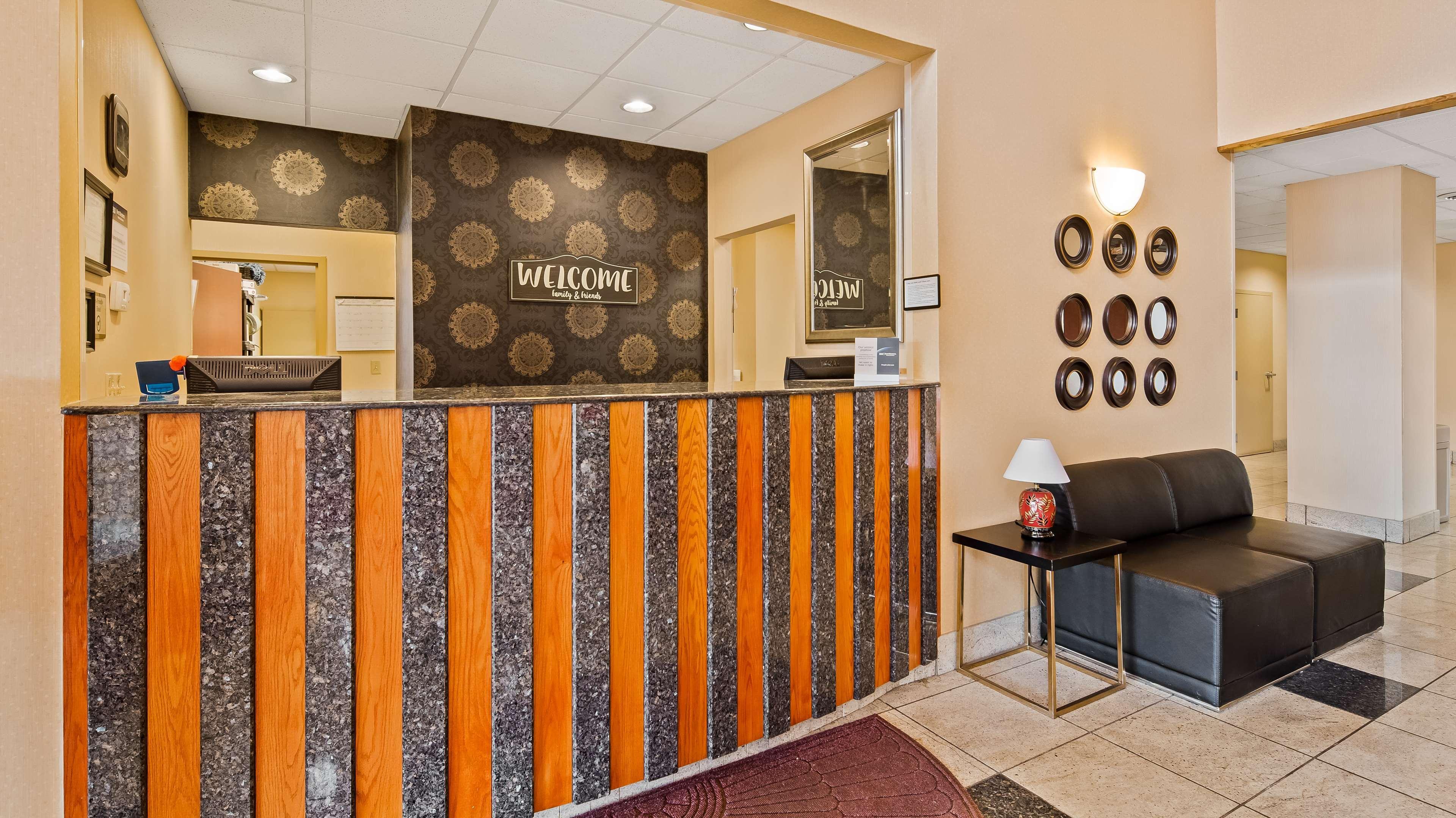 Best Western Plus New Cumberland Ngoại thất bức ảnh