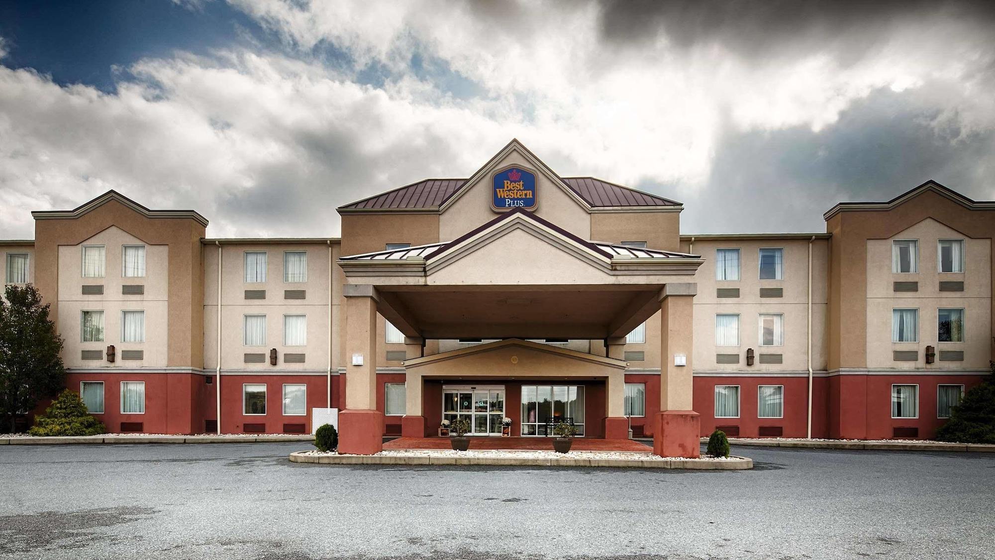 Best Western Plus New Cumberland Ngoại thất bức ảnh