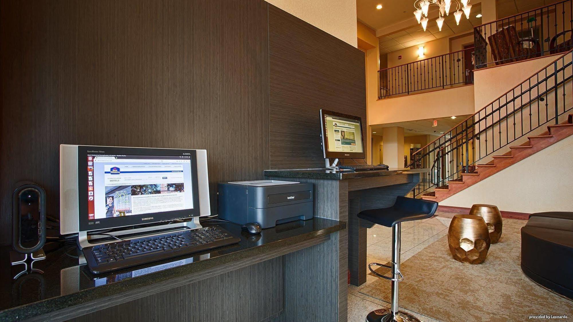 Best Western Plus New Cumberland Ngoại thất bức ảnh