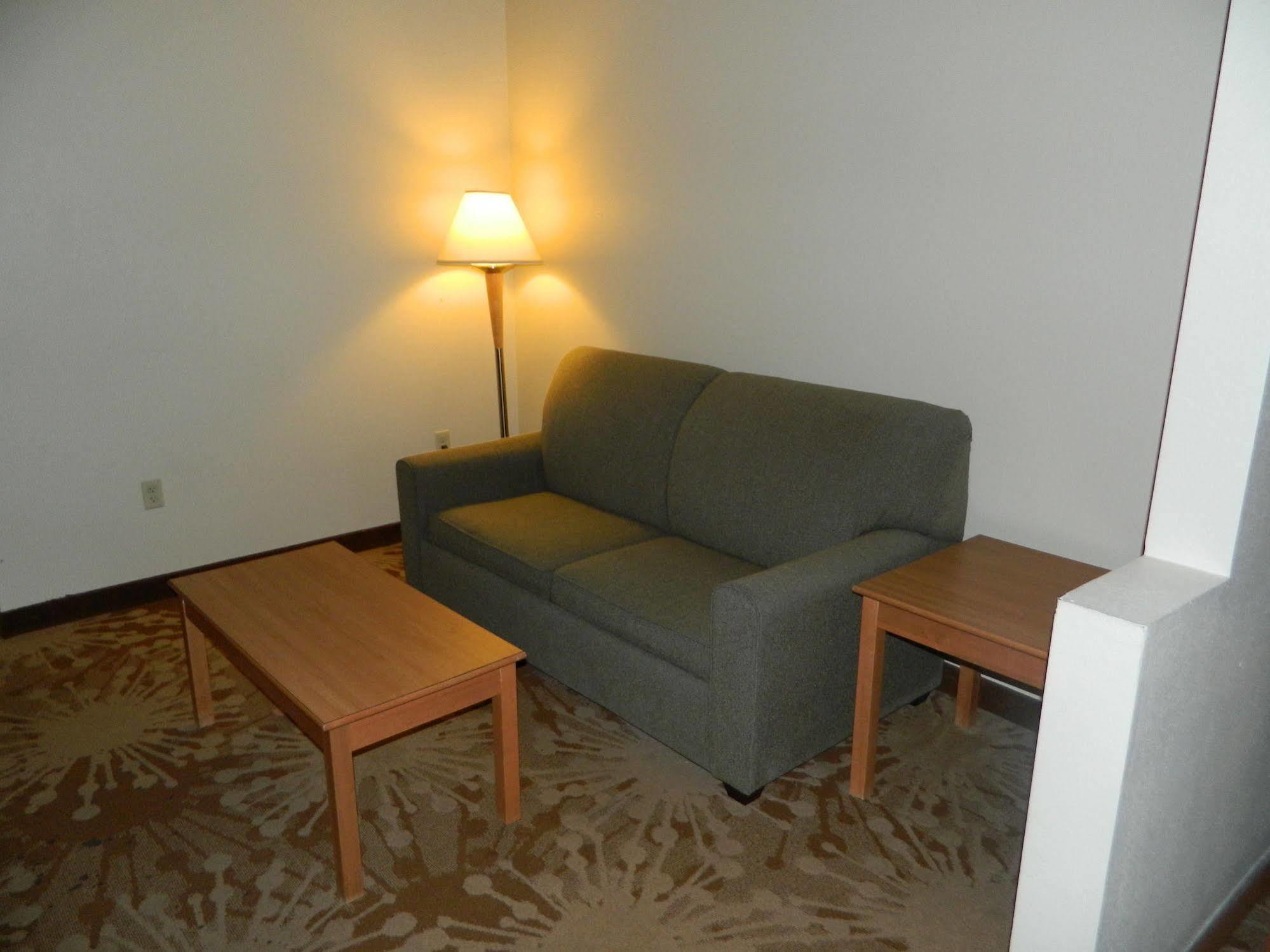 Best Western Plus New Cumberland Ngoại thất bức ảnh