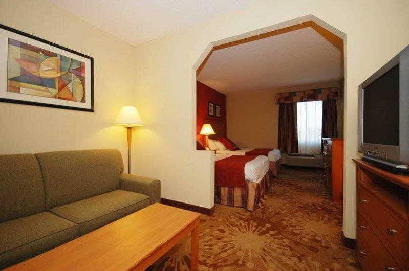 Best Western Plus New Cumberland Ngoại thất bức ảnh